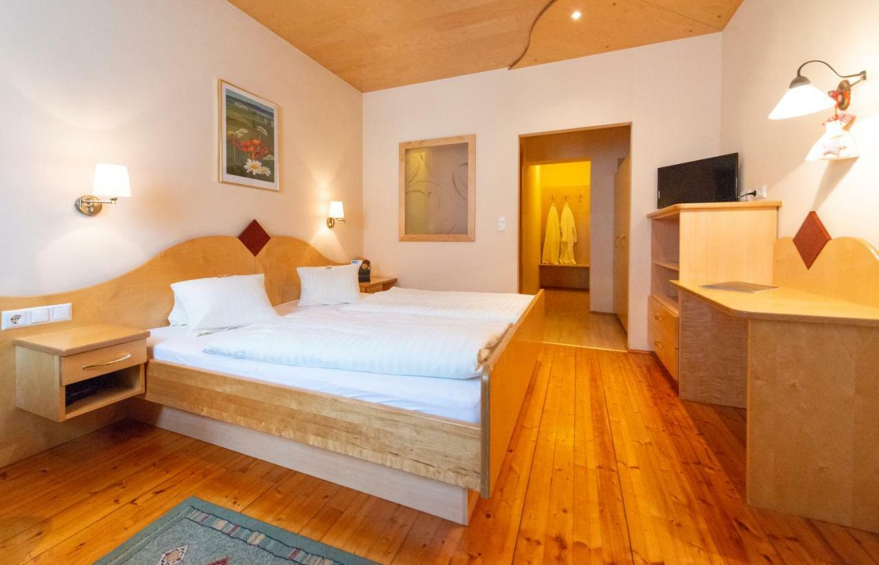 Landhotel Pacher Obervellach Exterior foto